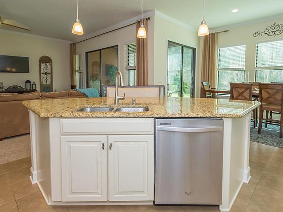 5th image of 280 Woodland Greens Dr
