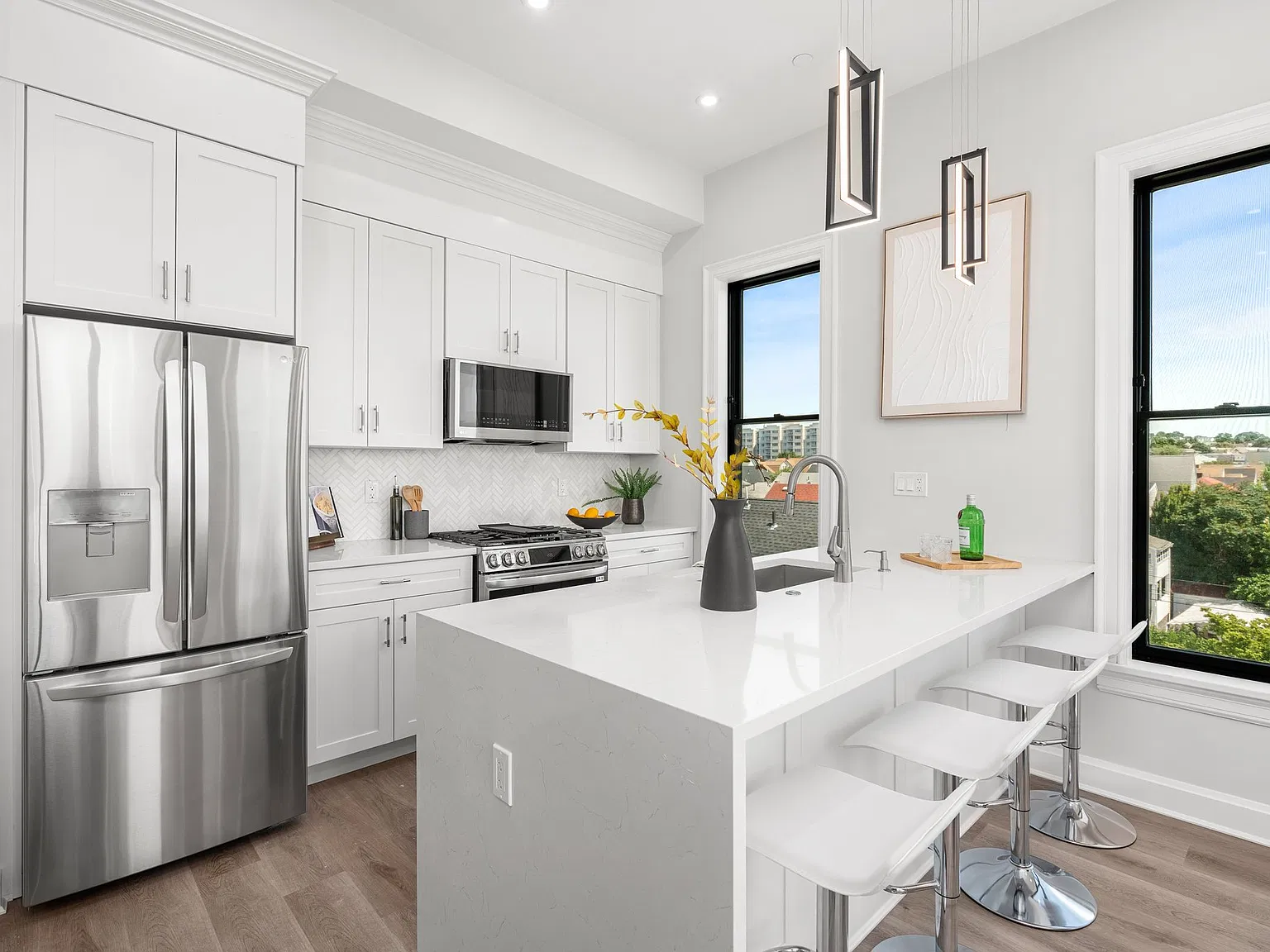 2 bed, 1022 sqft, $3,300 — Photo 2