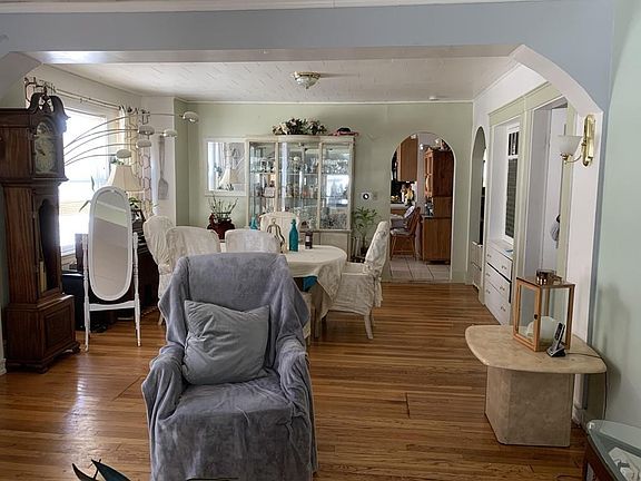 3rd image of 18-20 Leslie St