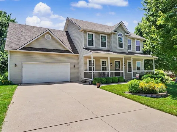 809 E 13th St, Eudora, KS 66025