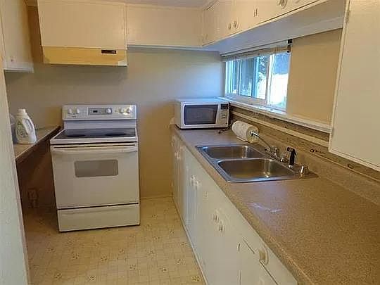 2nd image of 1035 Wright Ave