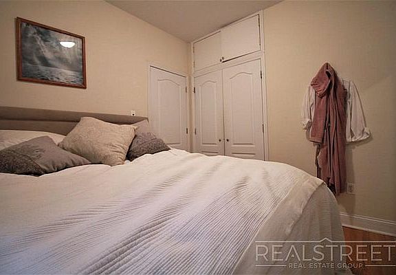 4th image of 448 15th St #3R