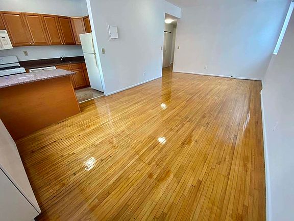 3rd image of 121 E 12th St APT 7E