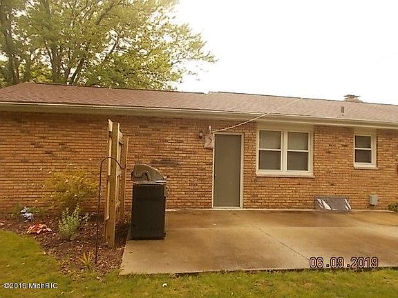 3rd image of 2137 Ogden Ave