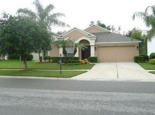 18118 Sandy Pointe Dr, Tampa, FL 33647