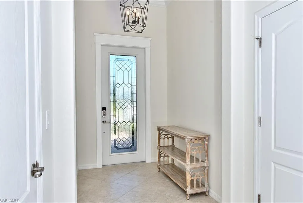 3 bed, 2.0 bath, 1677 sqft, $2,950 — Photo 4