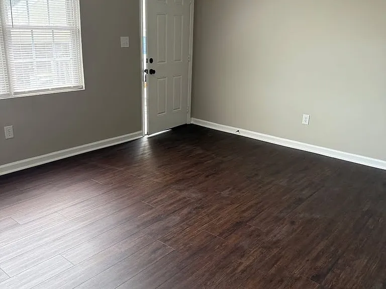 401 Dade St — Photo 2