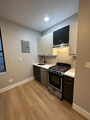 1st image of 545 W 125th St APT 33