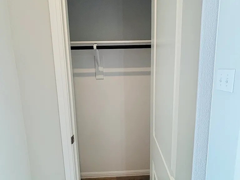 912 Santa Lucia Dr — Photo 3