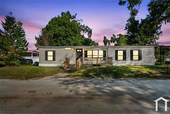 5 bed, 1446 sqft, $2,599 — Photo 2