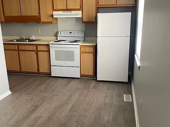 3rd image of 67 E Finch Ave APT A
