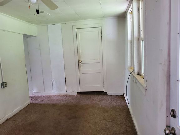 3rd image of 521 Woodford Ave #D