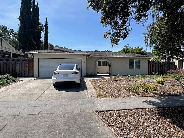 1st image of 572 Curie Dr