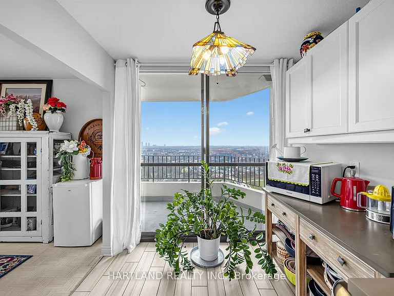 1333 Bloor St #2409 — Photo 10