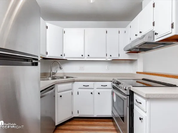 640 W 47th Ave APT B, Anchorage, AK 99503