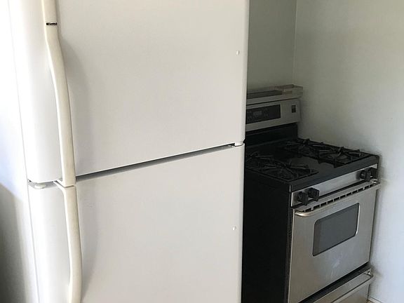 5th image of 1251 N Harper Ave APT L