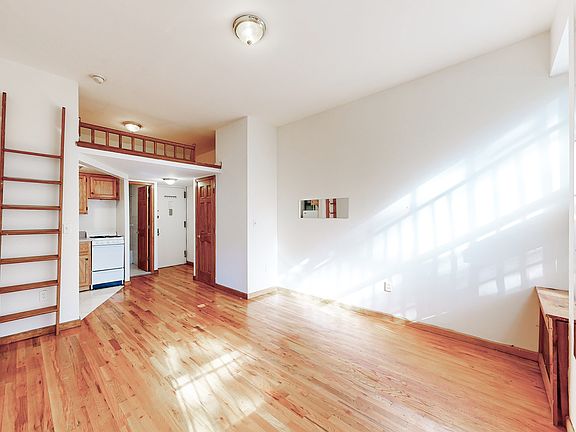 5th image of 489 Columbus Ave APT 2d