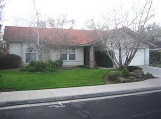866 Burl Ave, Clovis, CA 93611