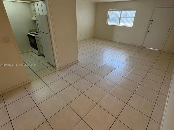 16215 NE 18th Ct APT 202, North Miami Beach, FL 33162