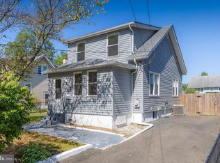 313 Woodbury Lake Dr, Deptford, NJ 08096