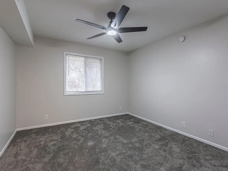 3833 Cuming St — Photo 8