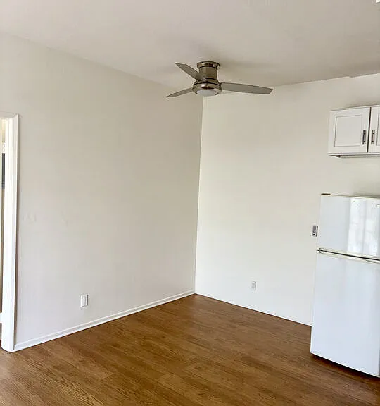 1221 Seward St #101 — Photo 5