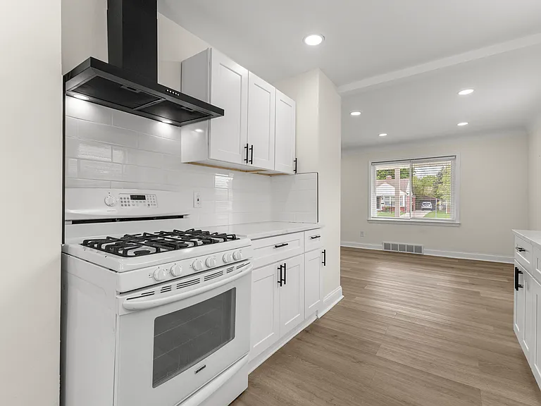 1405 Venice St — Photo 17