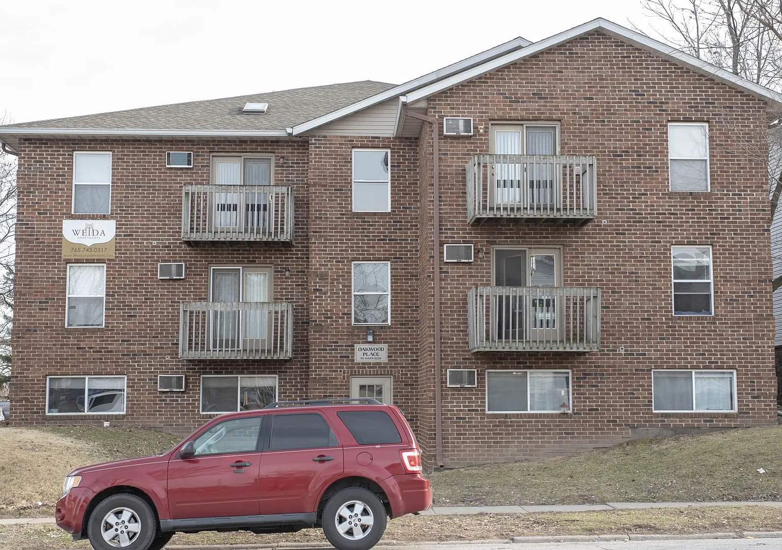 411 — Photo 2