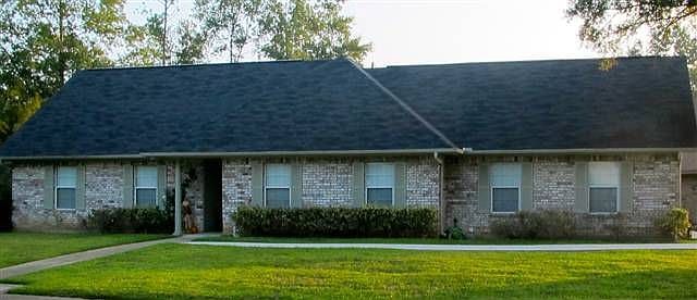 2nd image of 290 Meadowbrook St