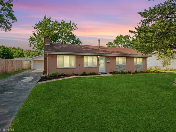 50 Maricopa Ln, Hoffman Estates, IL 60169
