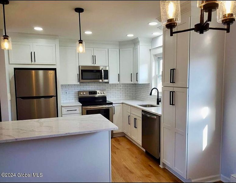 3rd image of 15 Deerfield Drive