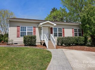 11 N Frederick Ln, Hendersonville, NC 28792