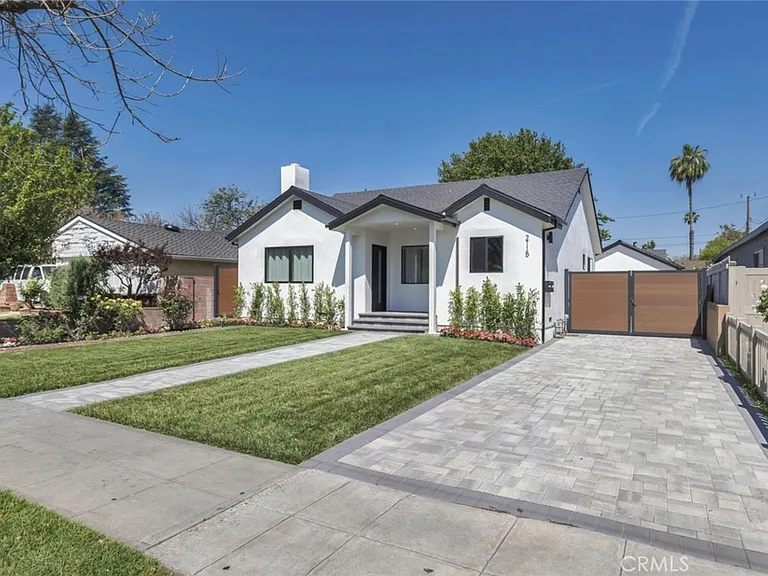 2117 W Clark Ave — Photo 24