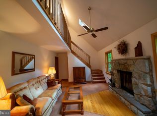 303 Wyalusing Dr, Pocono Lake, PA 18347