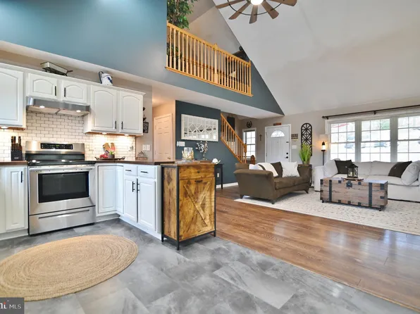 36 Pine Way, Mount Jackson, VA 22842