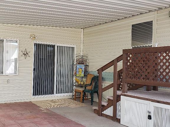 2nd image of 207 E Saguaro Dr