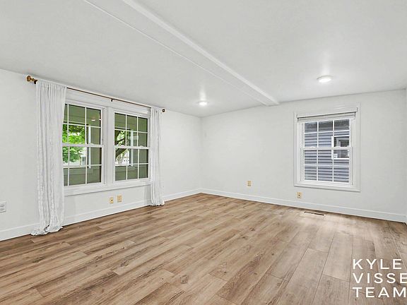 5th image of 973 Maynard Rd