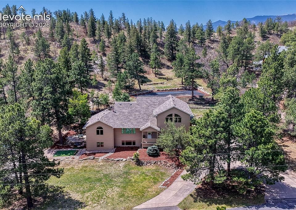 1st image of 1055 Hidden Valley Rd