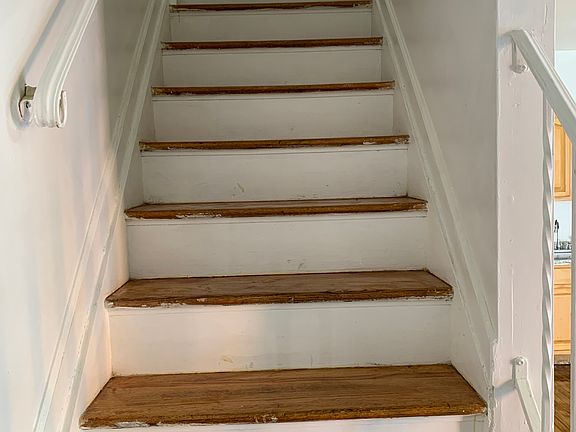 2nd image of 735 Henderson Ave APT 2R