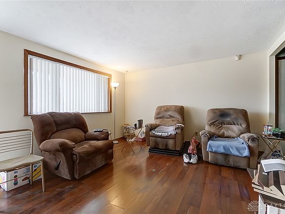 5th image of 5077 Tewkesbury Dr