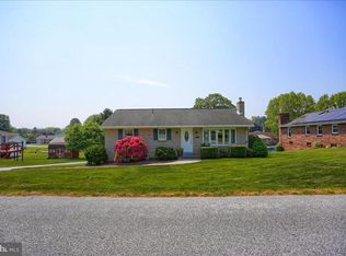 19 Hope Dr, Boiling Springs, PA 17007