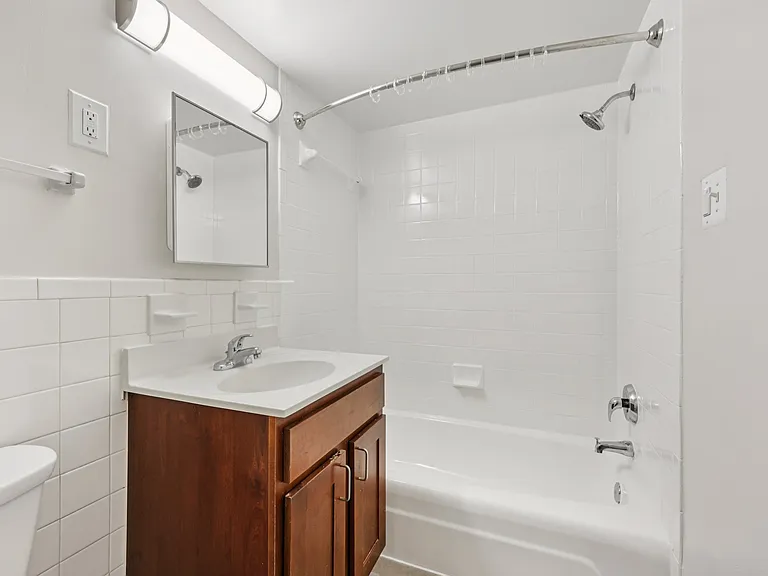 Lafayette Apartments — Photo 20