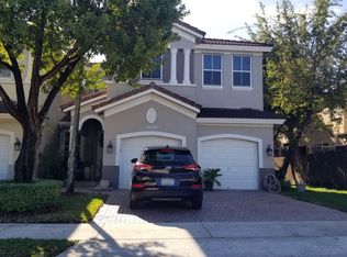 10818 NW 84th Ln, Doral, FL 33178