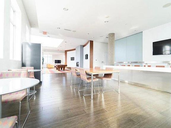 4th image of 300 S Australian Ave Unit 219