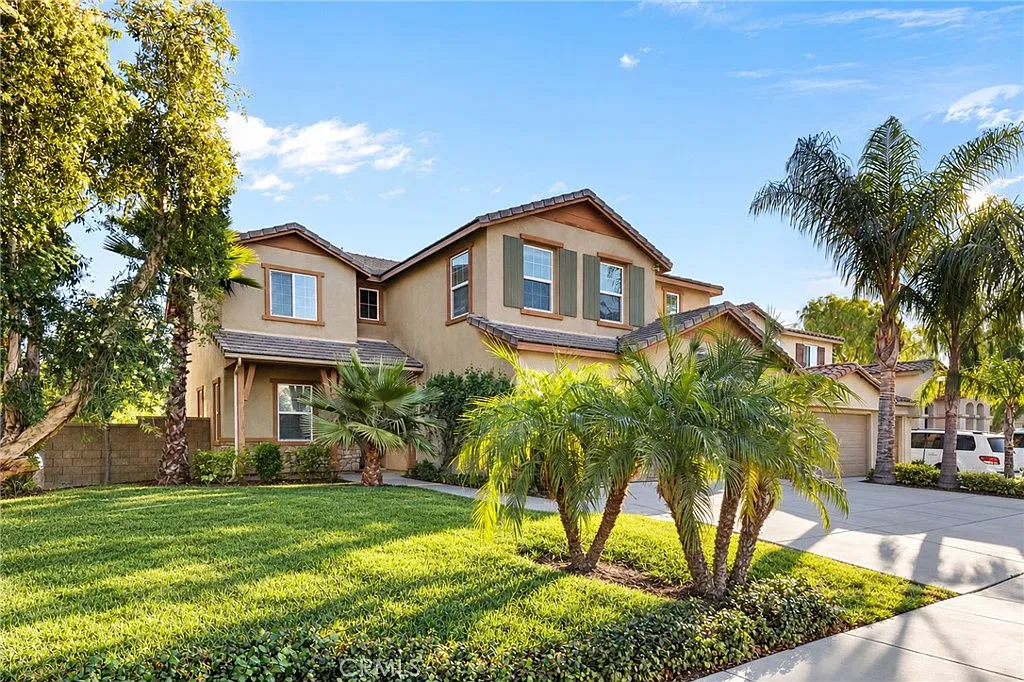 5 bed, 3.5 bath, 3165 sqft, $5,000 — Photo 3