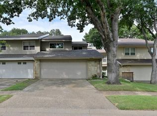 2880 Westridge Ave, Carrollton, TX 75006