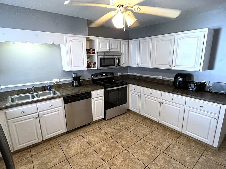 346 Clifton Ave — Photo 15