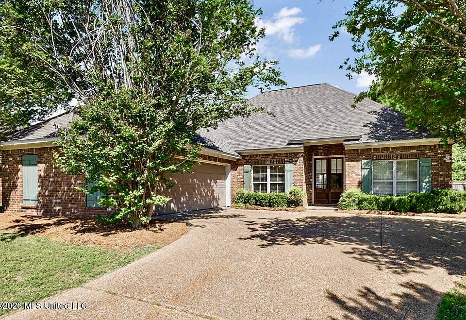 1st image of 202 Calhoun Dr