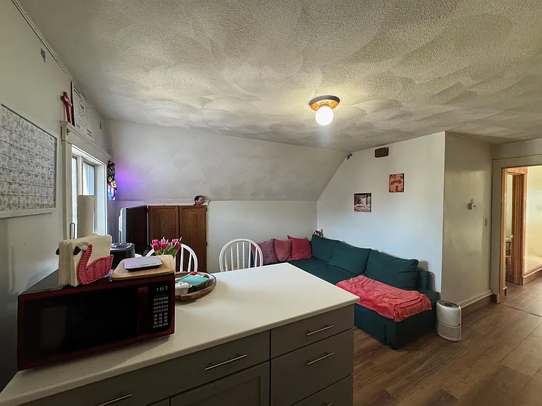 130 Boston Ave — Photo 6