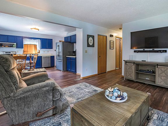 5th image of 212 Shelhamer Dr